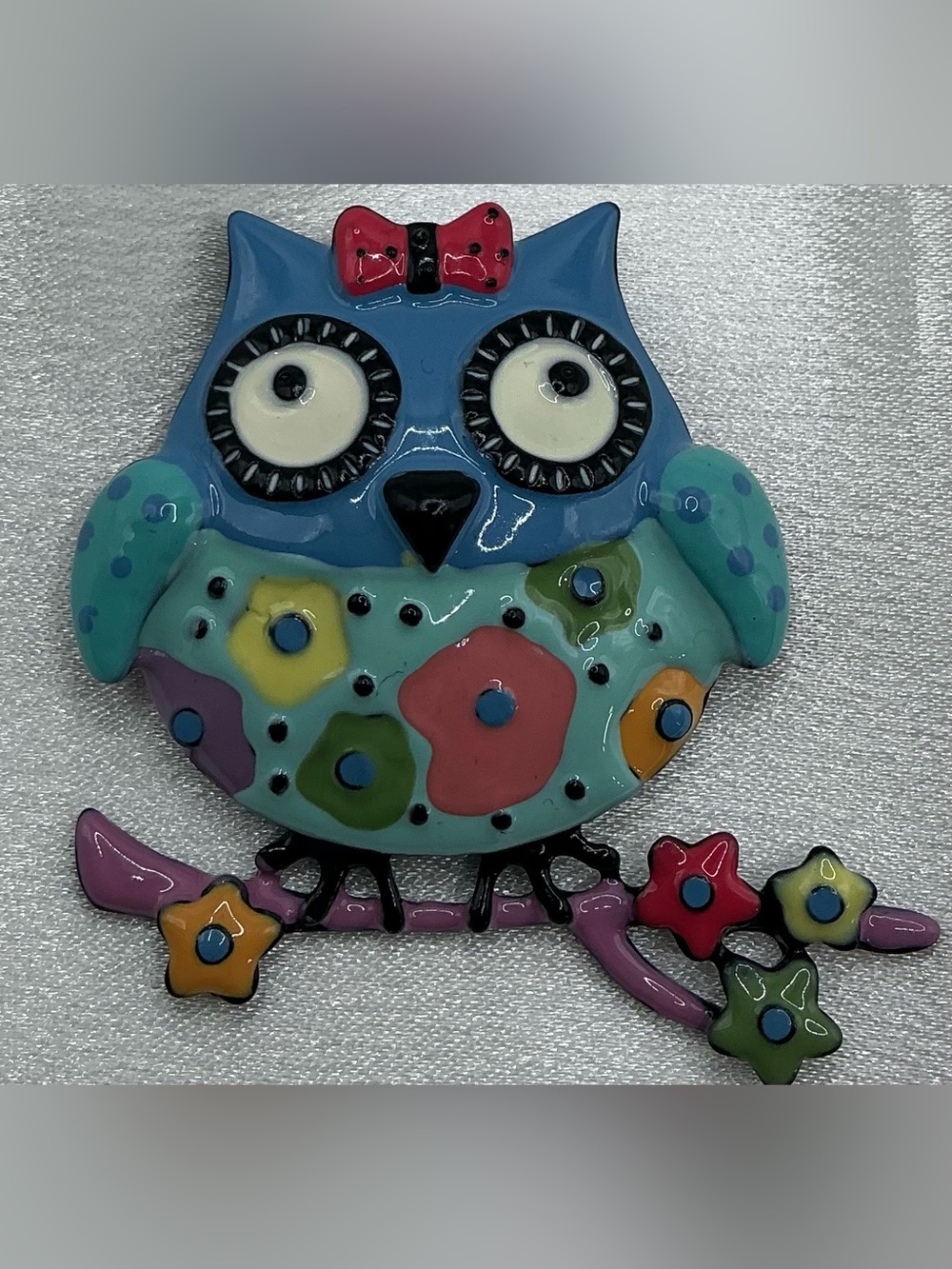 BLUE MULTICOLOR PRINTED BELLY OWL WITH BOW ON BRANCH BROOCH NWOT